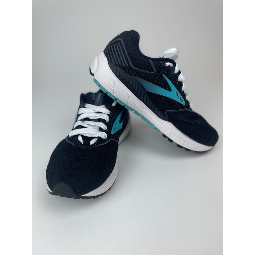 Brooks Woman’s Ariel ‘20 Running Shoe Size 7 Wide 7D